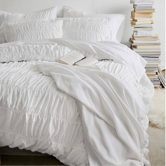 Pottery Barn White Duvetnull